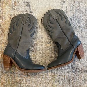 {Frye} Vintage Gray Leather Heel Cowboy Boots